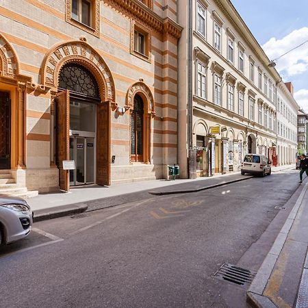 R10- Boutique Apartments, Best Location. By Bqa Будапеща Екстериор снимка