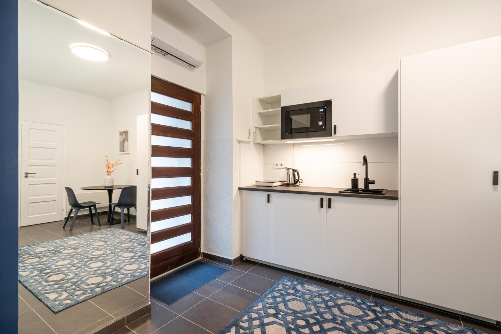 R10- Boutique Apartments, Best Location. By Bqa Будапеща Екстериор снимка