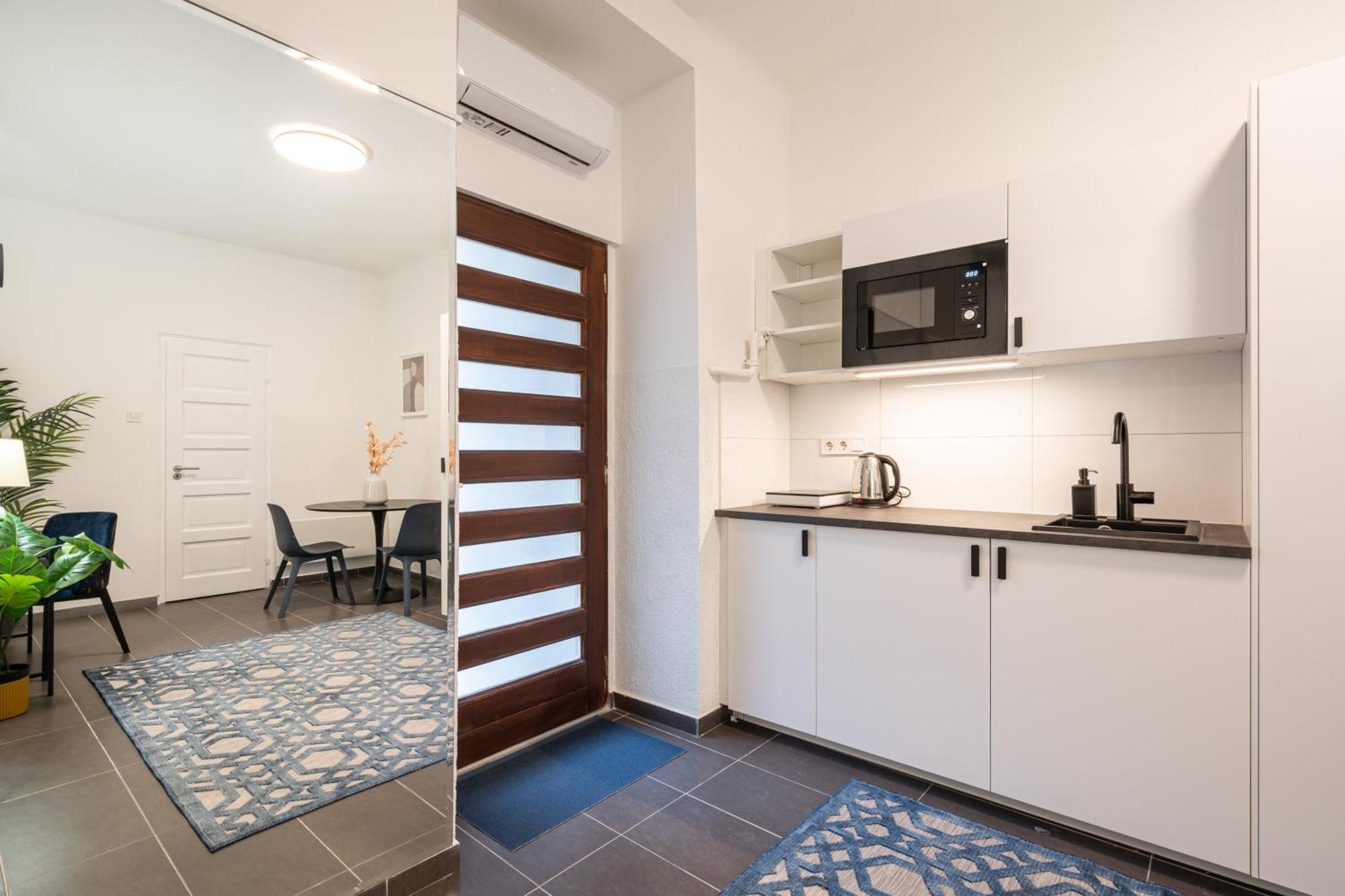 R10- Boutique Apartments, Best Location. By Bqa Будапеща Екстериор снимка